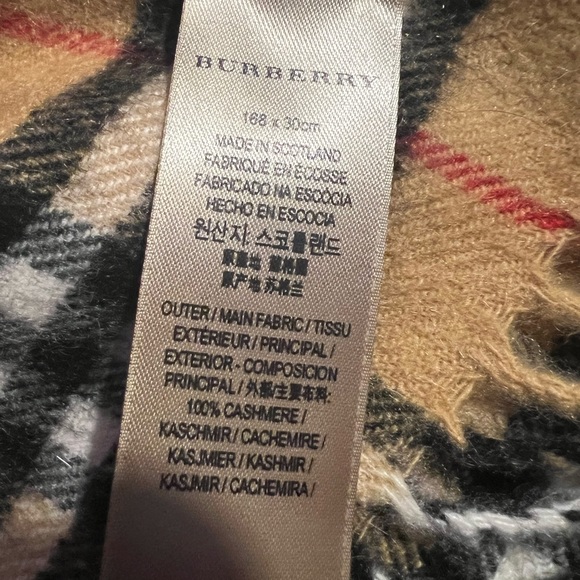 Burberry London 100% Cashmere scarf - Picture 4 of 4
